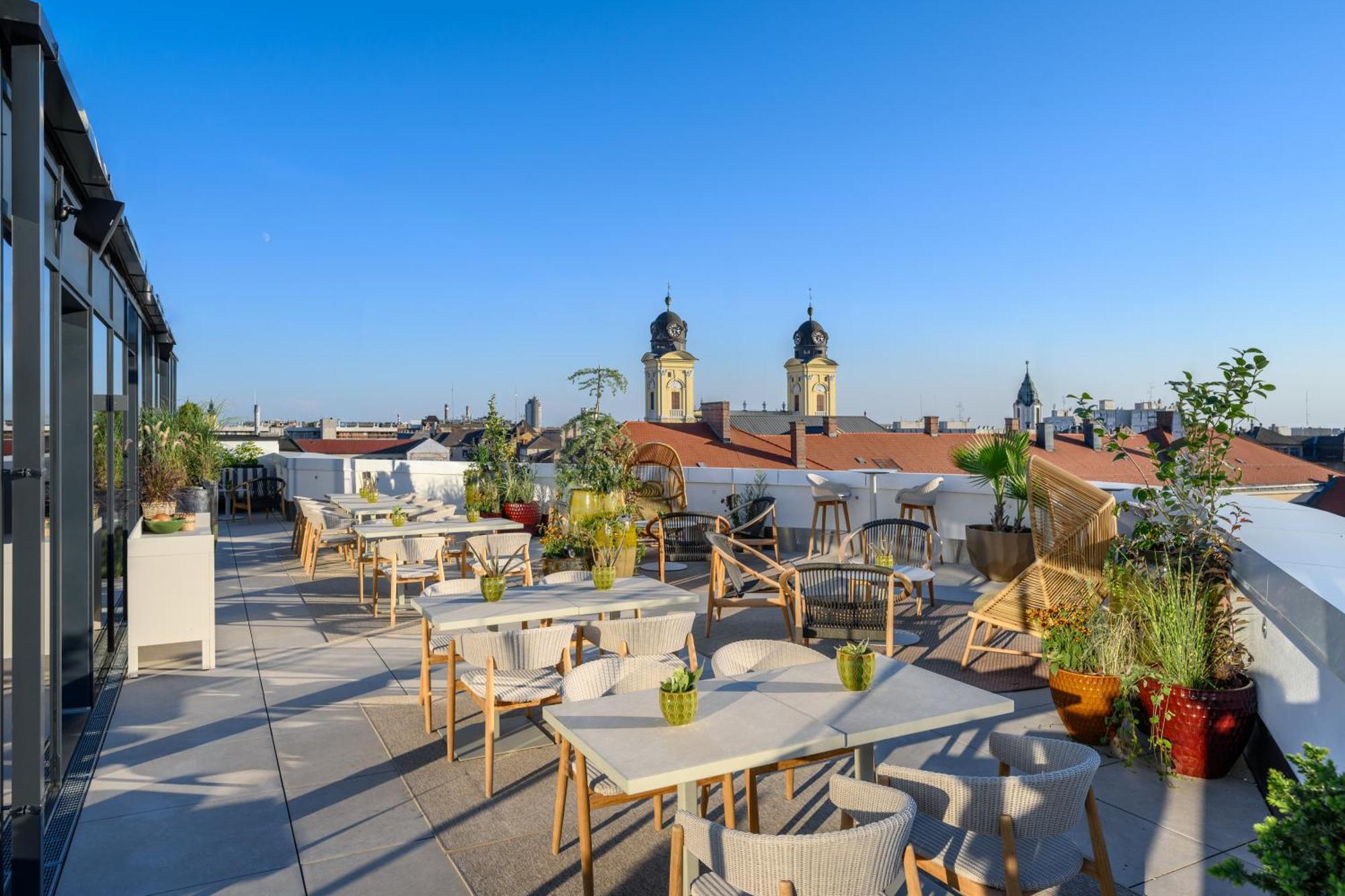 Hilton Garden Inn Debrecen City Center Esterno foto
