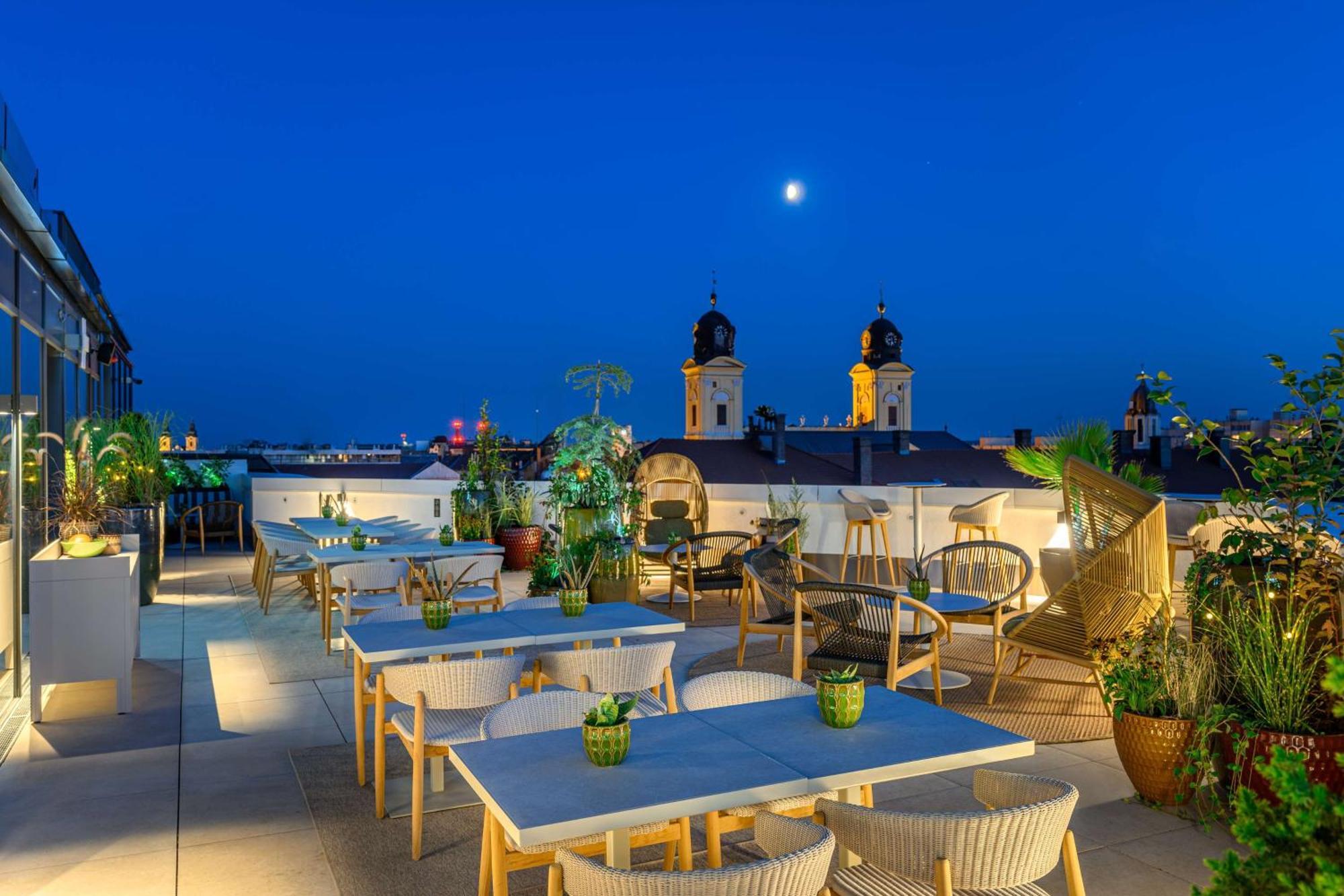 Hilton Garden Inn Debrecen City Center Esterno foto